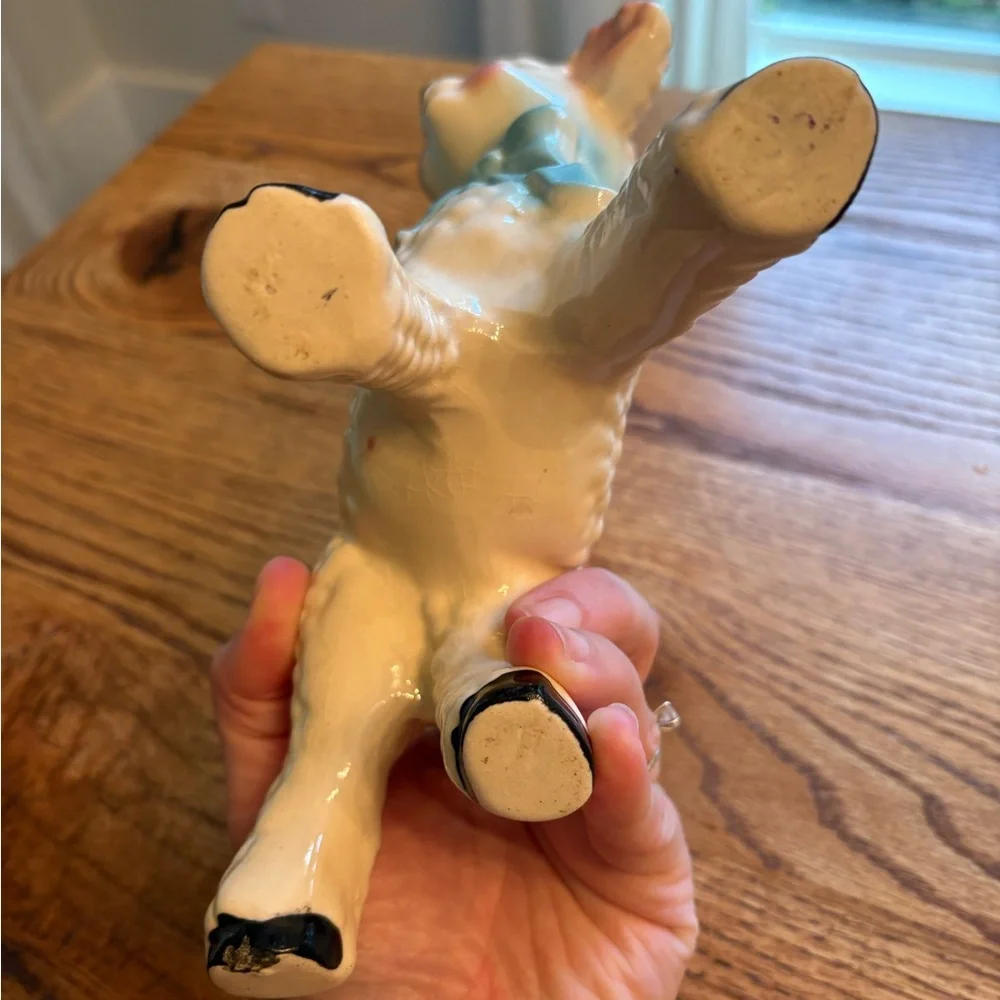 Charming Cream Lamb Vase - Picture 9 of 9